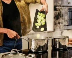 Joseph Joseph Snijplank Chop2Pot Plus 45 X 26 - Opvouwbaar - Zwart 9 Joseph Joseph Snijplank Chop2Pot Plus 45 X 26 - Opvouwbaar - Zwart -Goedkope Kook Pret Winkel 60202 60205 Media 03