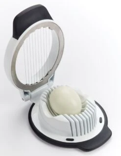 OXO Good Grips Eiersnijder 7 OXO Good Grips Eiersnijder -Goedkope Kook Pret Winkel oxo eiersnijder