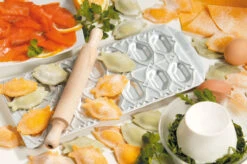 Imperia Ravioli Maker Met Deegroller 14 Vaks 6 Imperia Ravioli Maker Met Deegroller 14 Vaks -Goedkope Kook Pret Winkel pesciolini ambientata 1